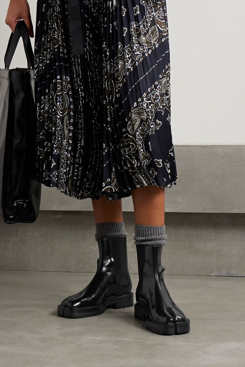 Ribbed Wool Socks + Lug-Sole Chelsea Boots