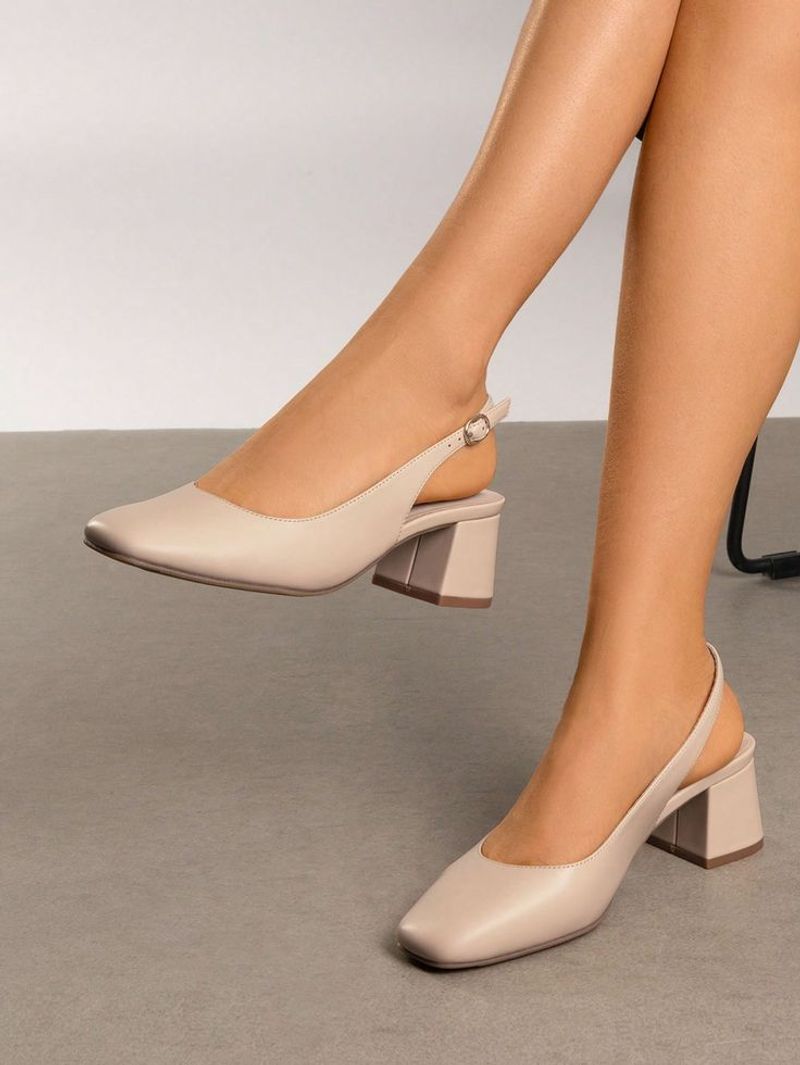 Square-Toe Low Pumps