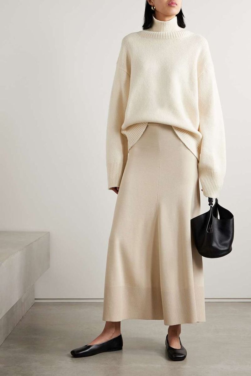 Stick to a Monochrome or Two-Tone Palette