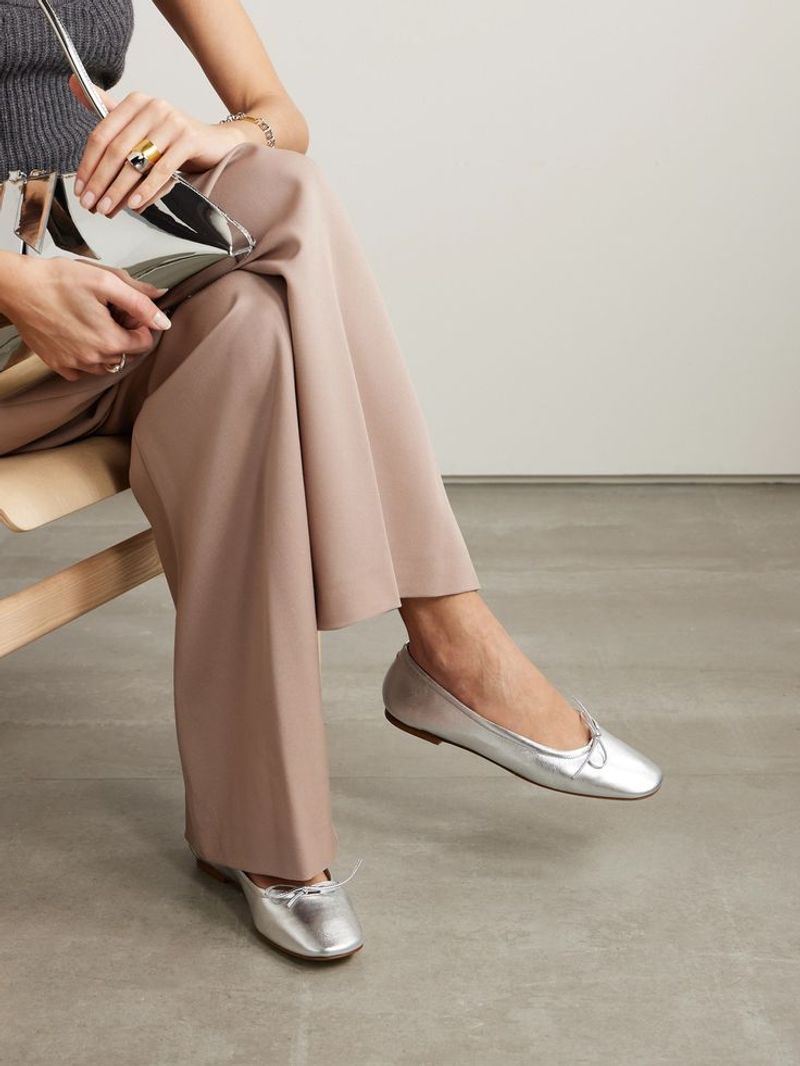 AEYDE Delfina bow-detailed metallic leather ballet flats