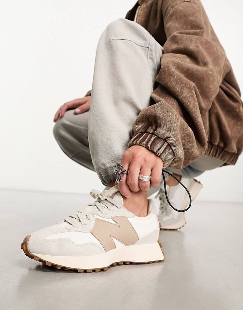 New Balance 327 in Neutral Suede