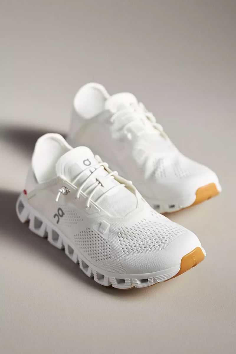 On Running Cloud 5 Sneakers