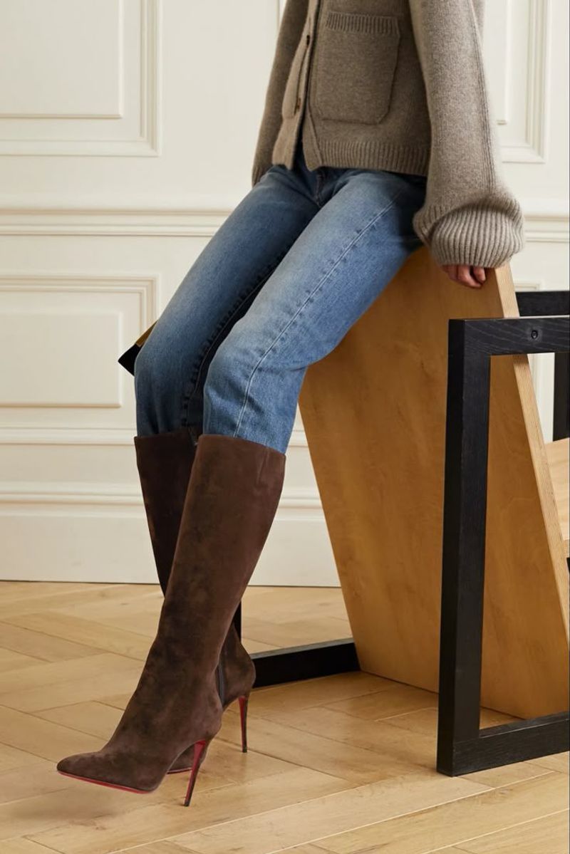 Knee-High Boots in a Streamlined Silhouette