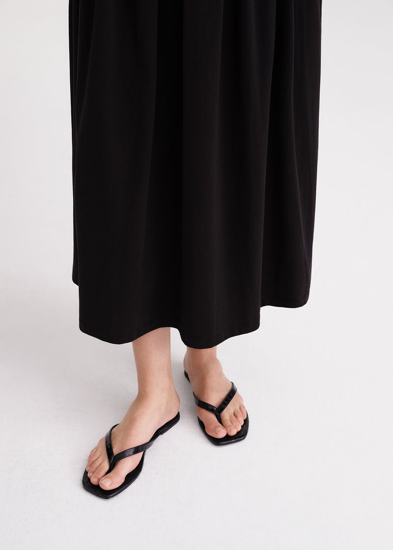 Flat Flip-Flops