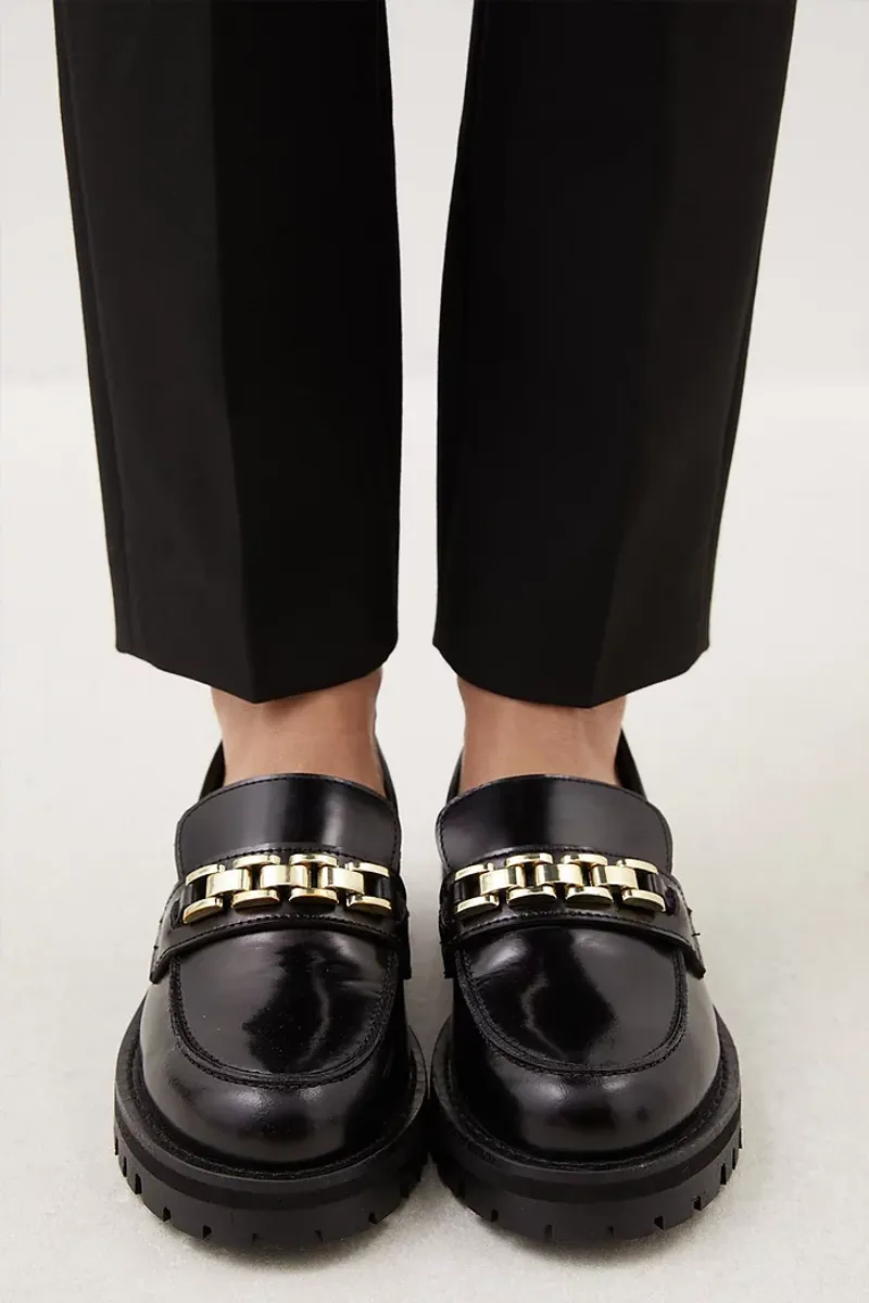 Chain-Link Embellished Loafer