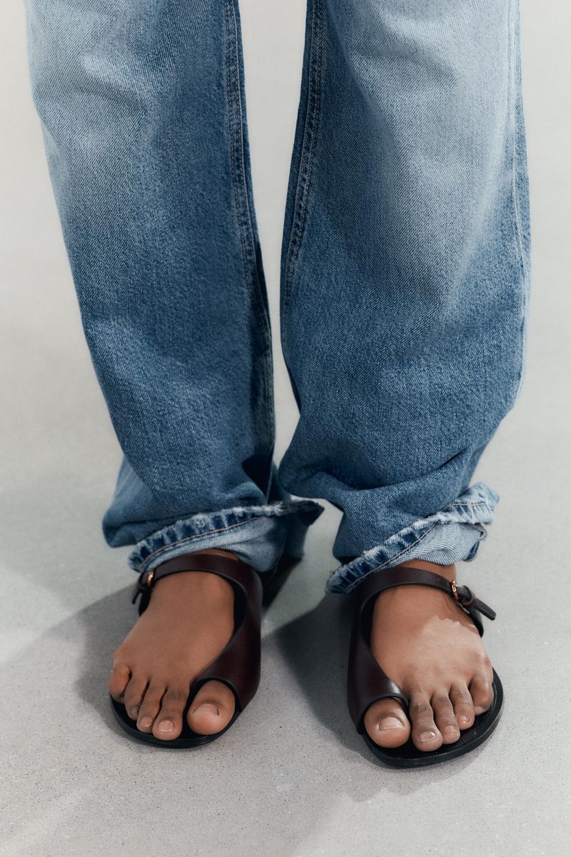 Toe-Loop Sandals