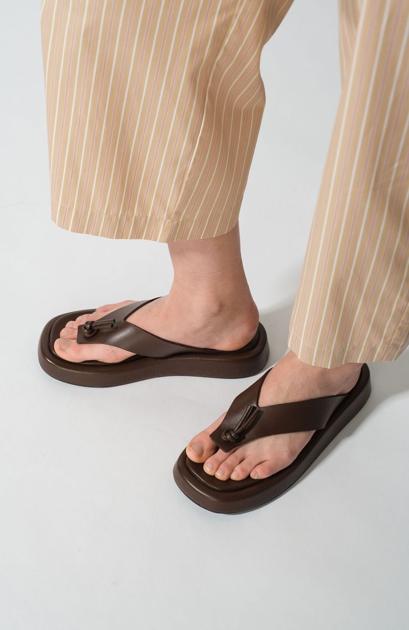 Chunky Flip-Flops