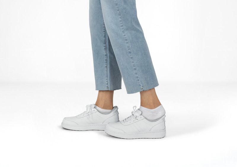 Orthofeet Wander Hands-Free Leather Sneakers