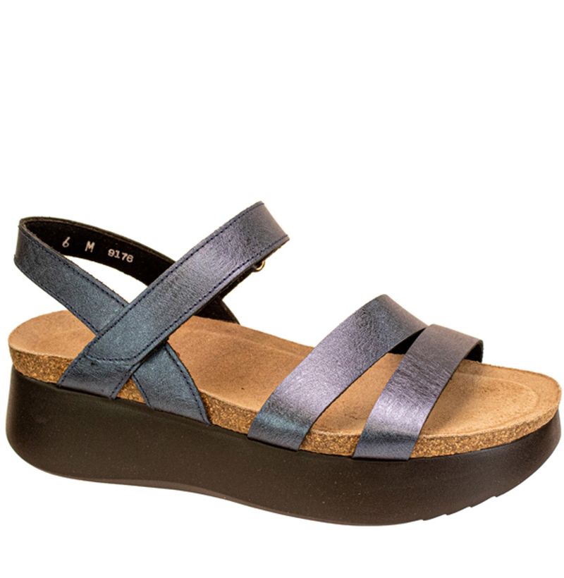 Munro Juniper Wide Platform Sandals