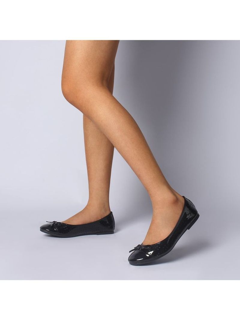 Round-Toe Ballet Flats