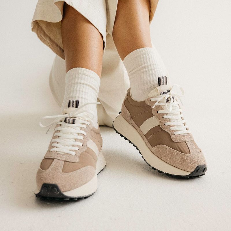 SeaVees Acorn Trainer