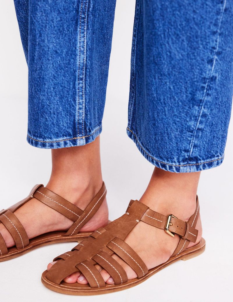 Fisherman Sandals in Tan Leather